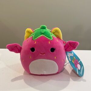 NWT 5” Gwendolyn the Strawberry Bat 🍓 Squishmallow - Blacklight Squad